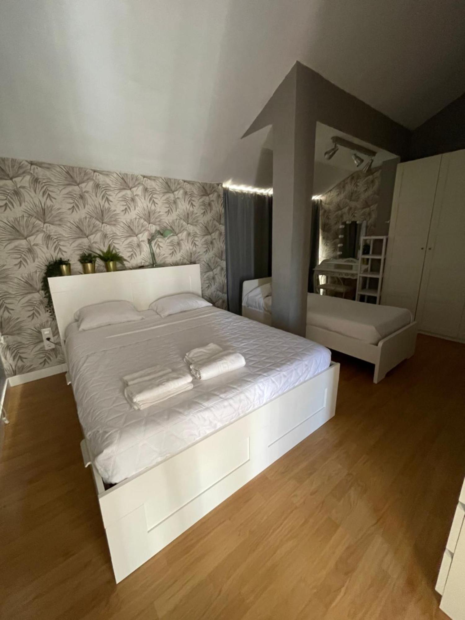 Mediterranean House - Habitaciones Privadas En Casa Compartida Mairena del Aljarafe Buitenkant foto